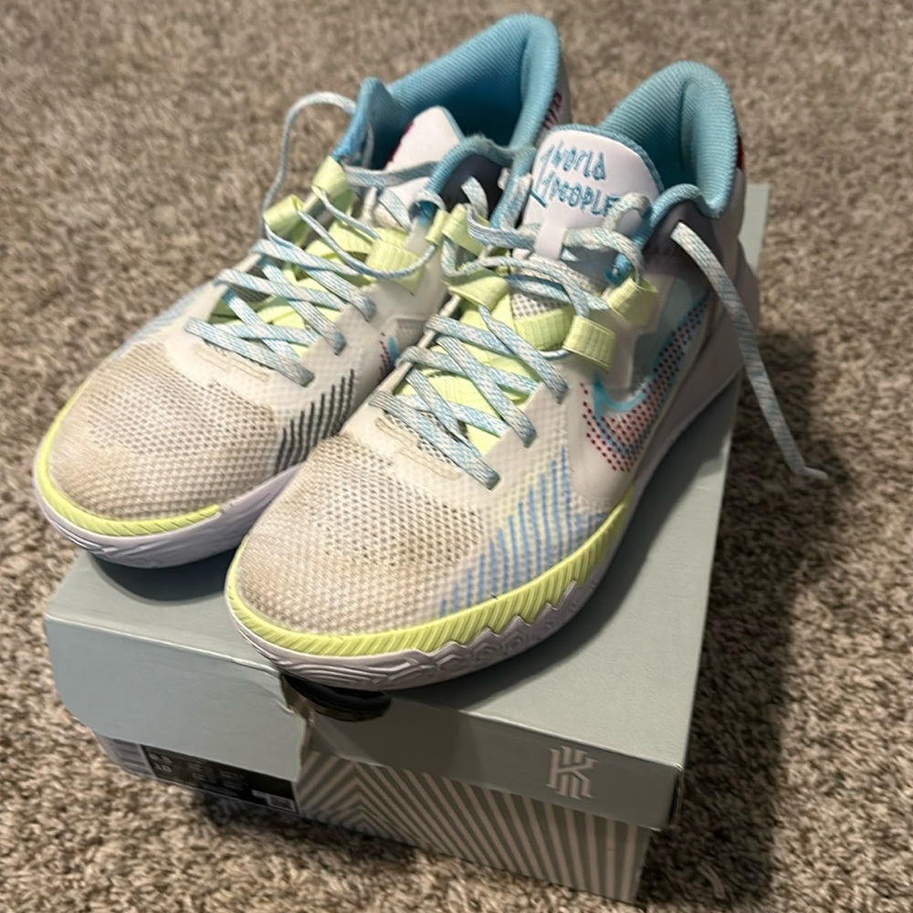 Nike Kyrie Flytrap V, size 10